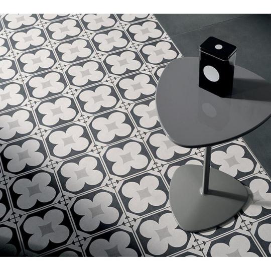 vintage vzor cierna biela siva podlahova dlazdica obyvaci kupelna jedalen restauracia sprchovy civilny byt fioranese.jpg